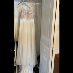 Brand New Rebecca Ingram (Nicole) Wedding Dress.